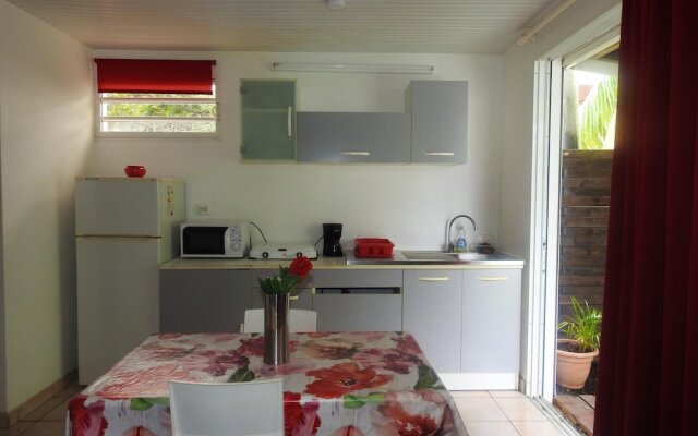 Bungalow With one Bedroom in Le Robert, With Shared Pool, Furnished Garden and Wifi