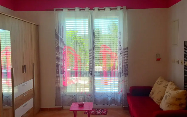 Pretty Apartment With Terrace on Island Rab