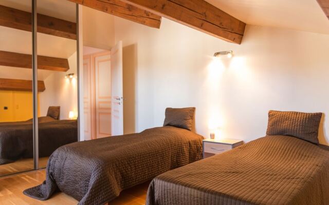 Spacious Villa in Languedoc-Roussillon with private Swimming Pool