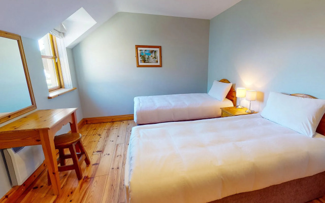 Dingle Courtyard Cottages 2 Bed Sleeps 4