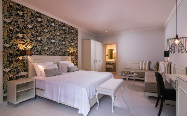 Neikos Luxury Suites