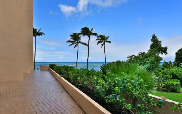 Royal Kahana 104
