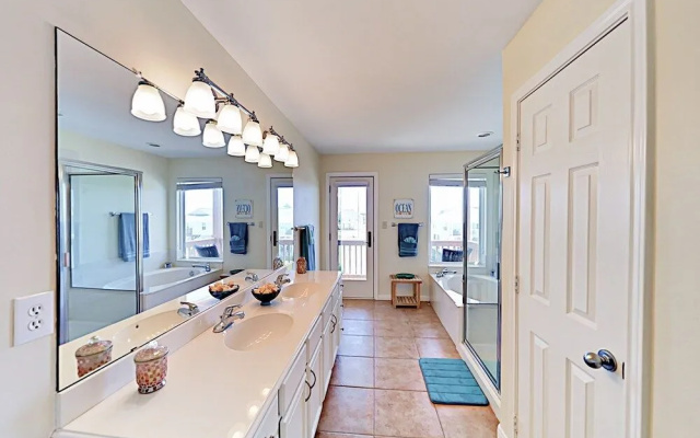 Canal 22108 - 3 Br Home