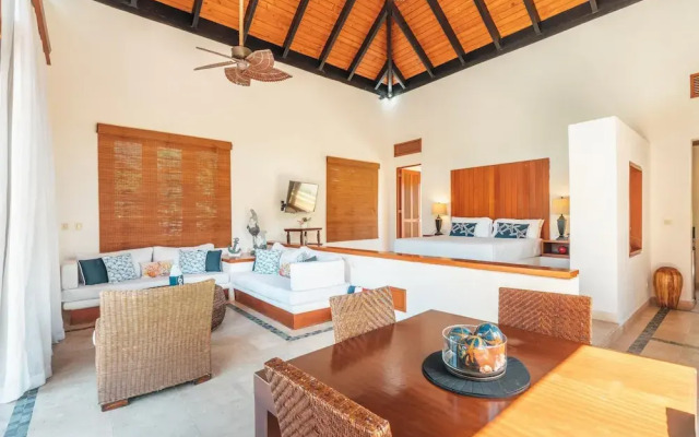 Tranquil Bungalow w Pool at Green Village Ca