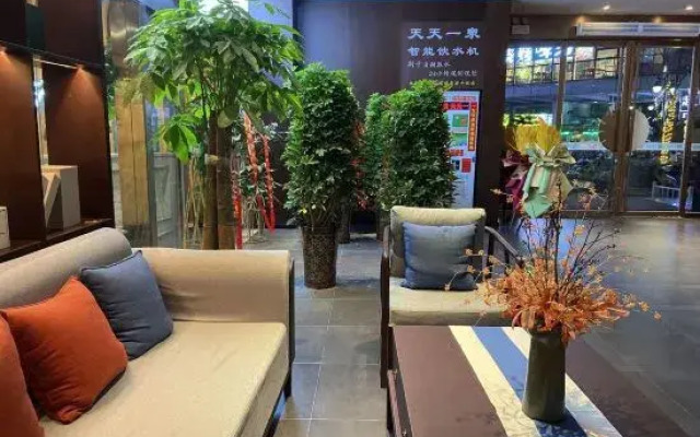 QIANNA HOTEL (Provincial People's Hospital Jincheng Times Square Branch)