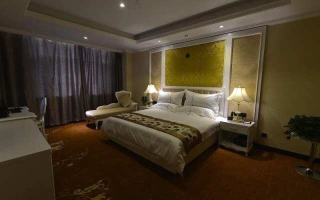 Huang He  International   Hotel