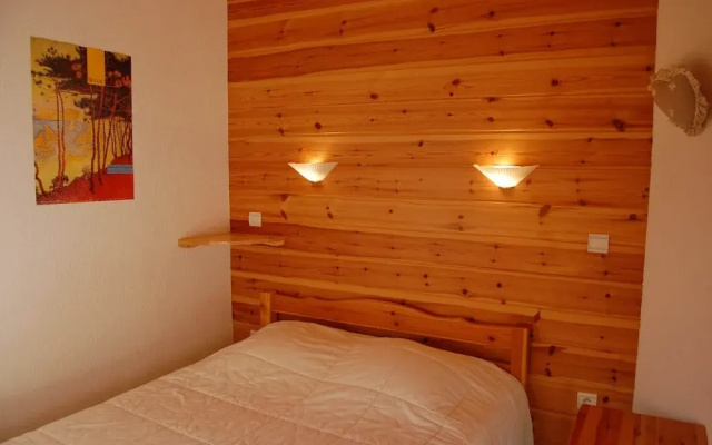 Spacious Holiday Home Near Center of Champagny