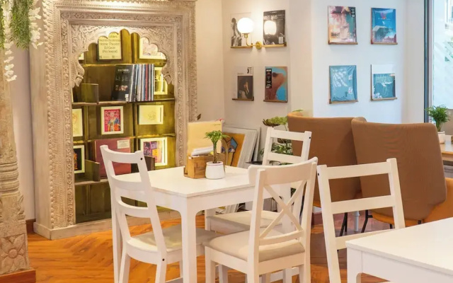 Bloom Boutique - Bandra