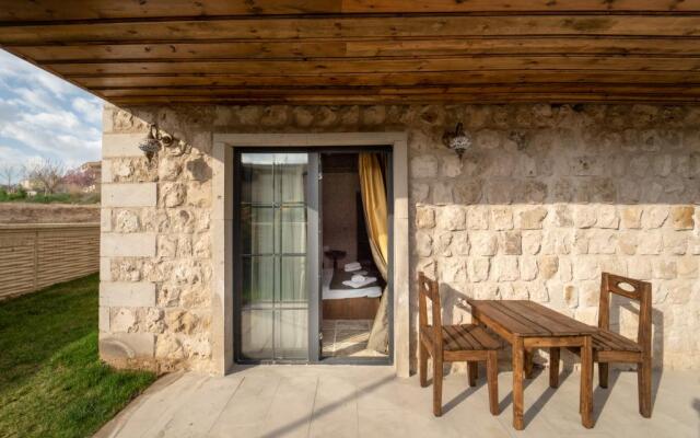 Alin Stone House