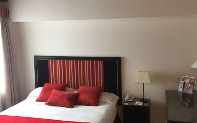 Ad Hoc Monumental Hotel
