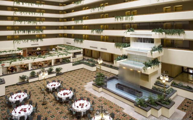 DoubleTree by Hilton Fresno Convention Center