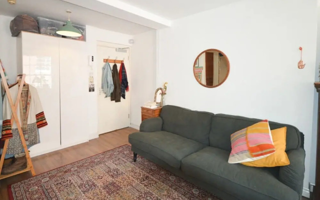 Bright and Cosy Studio Apartment in Stokes Croft