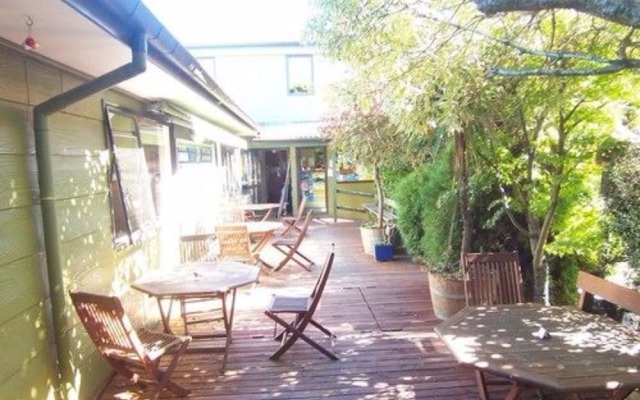 Rainbow Lodge - Hostel