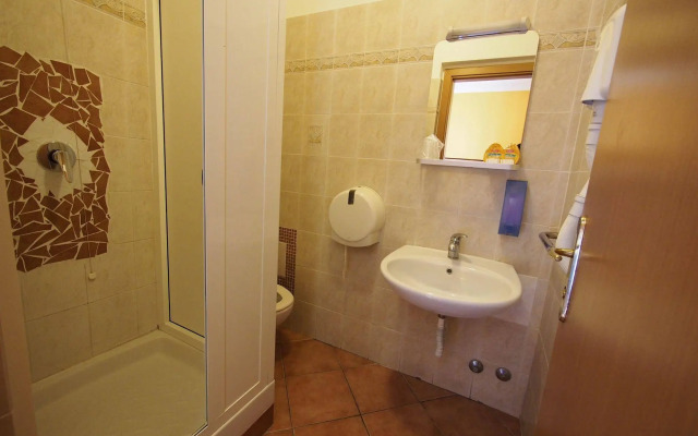 Alessandro Palace & Bar - Hostel
