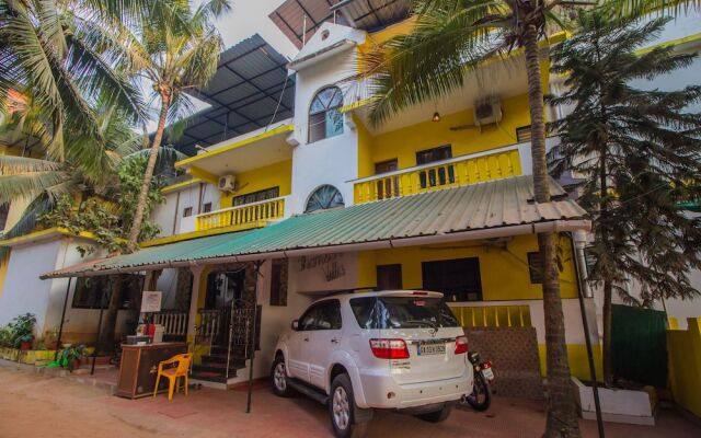 OYO 12041 Home Bright Studio Candolim Beach