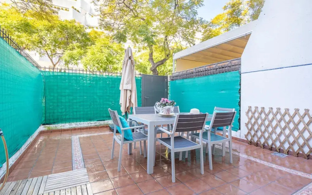 Marbella Pool House Gf44 On Sea Shore
