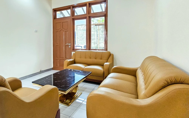 Urbanview MJ Hotel Syariah Cirebon by RedDoorz – Guest Rooms – Cirebon
