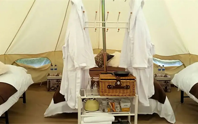 Oak Lodge Retreat - Glamping 8
