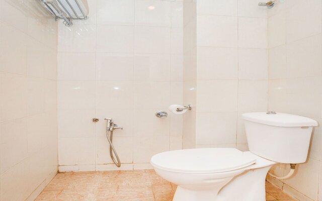 OYO 7669 The Trinitywood Hotel