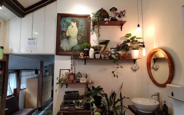 Semeru Hostel Malang - Adults Only