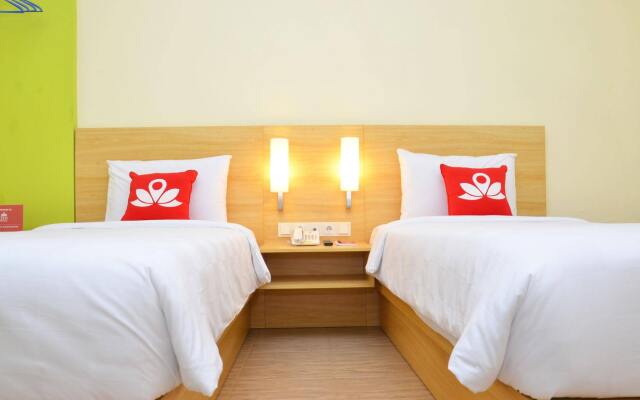 ZEN Rooms Raya Rungkut