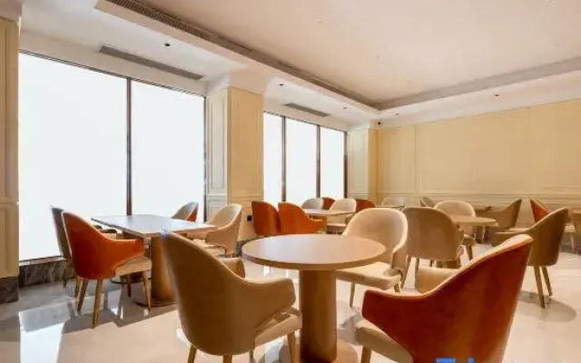Vienna Hotel Haikou (Qilou Old Street Hainan University Branch)