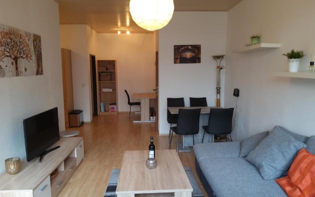 Tante Emma "Paris", Wohngefühl wie Zuhause plus Vorteile eines Hotels, PB-Zentrum, 600m zum Hbf