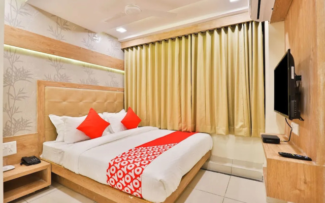 OYO 22673 Hotel Suncity