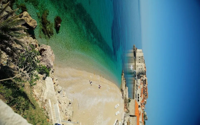 Old Town Sunrise Apartments