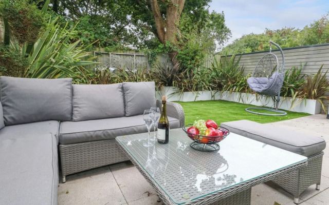 66A Danecourt Road