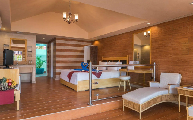 White Rock Waterpark and Beach Hotel