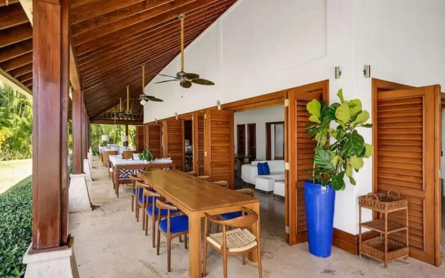 Sunny Vacation Villa 67