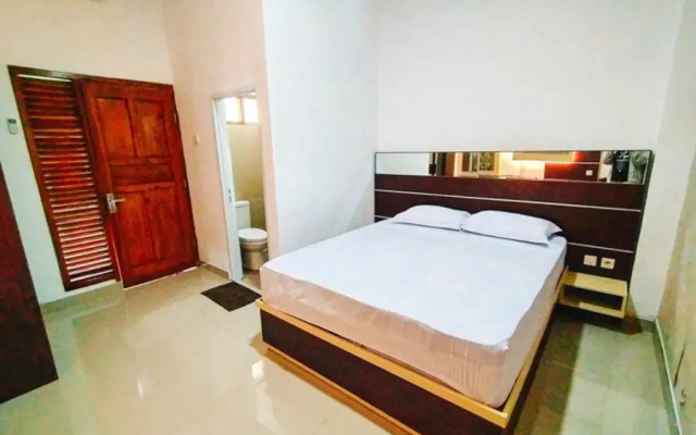 RedDoorz at Artomoro Guest House