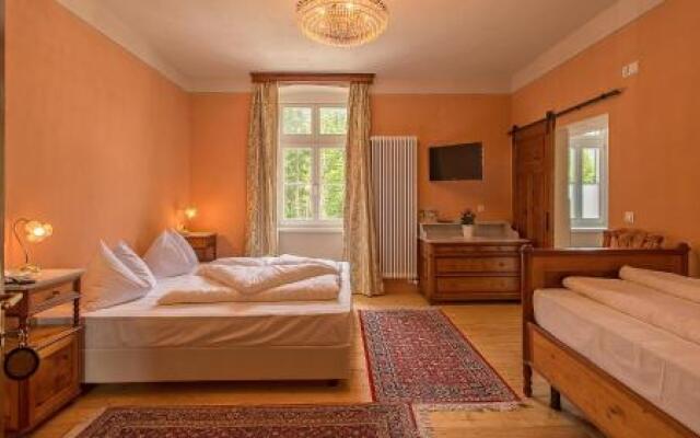 Hotel Lago di Braies