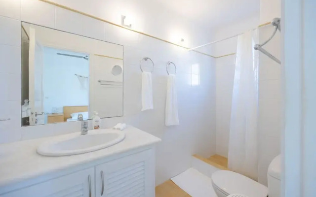 Villa Leilani 3 Bedroom Home by the Beach
