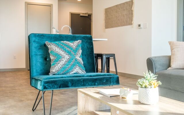 Modern Downtown Apartments by Frontdesk