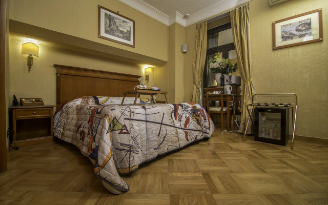 Luxury Rooms H 2000 Roma