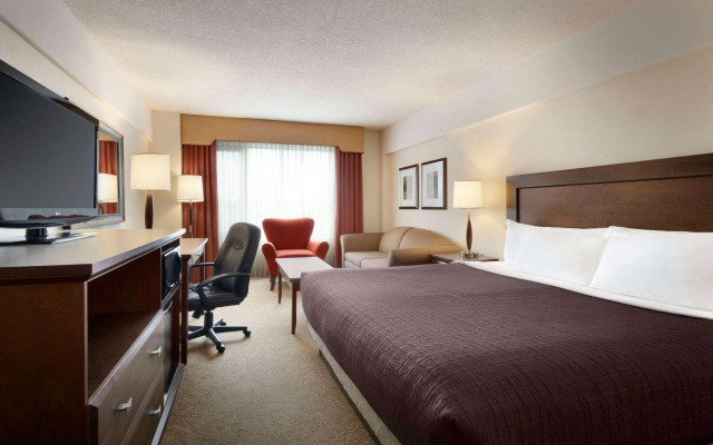Travelodge by Wyndham Saskatoon