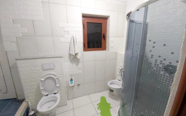 House With 2 Bedrooms in Berat, With Wifi