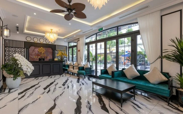 Phong Lan Unique Hotel