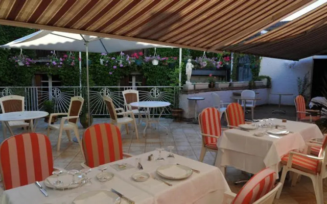 Hôtel Orsay - La Cuisine dAlain