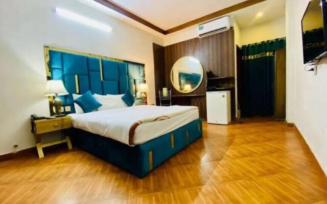 Hotel B R Lounge