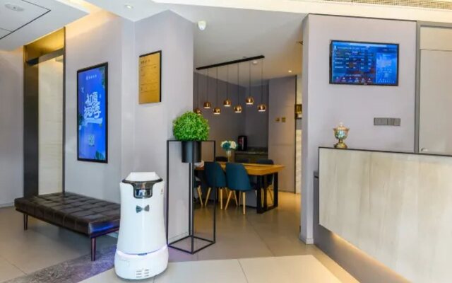 Home Inn Selected (Tianjin Railway Station, Jinwan Square Metro Station)