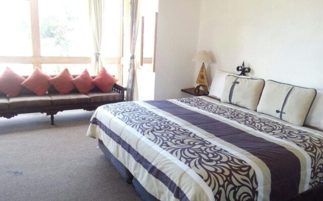 Hotel Los Arcos