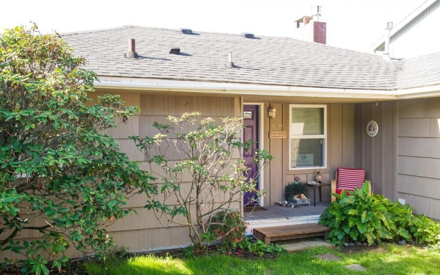 Beach Bungalow - Roads End