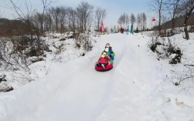 Snow Valley Yilongyuan lnn