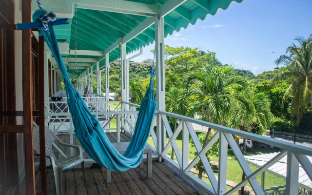 South West Bay Cabañas