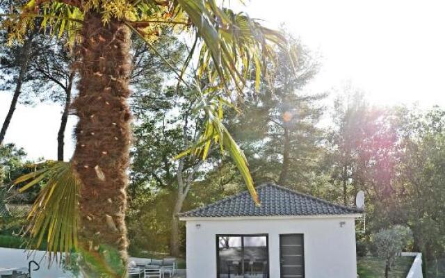 Villa-jacuzzi-1chb-jardin-10minsAixEnPce-QuartierChic