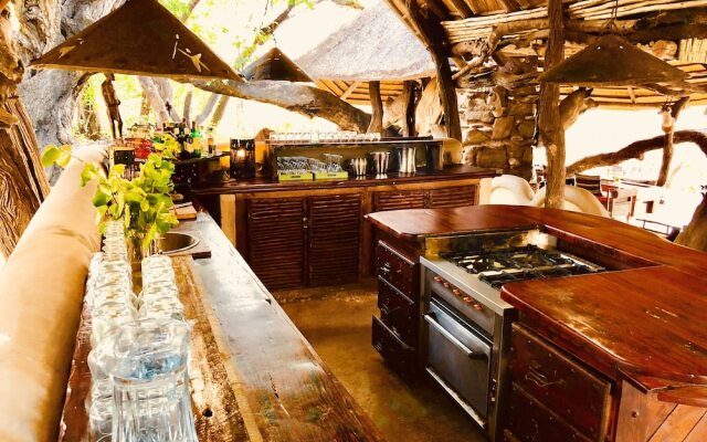 Toro River Lodges Big 5 Exclusive Safari