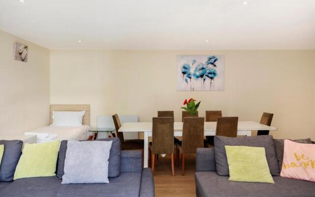 Canary Wharf/Docklands/Excel Spacious Apt E14